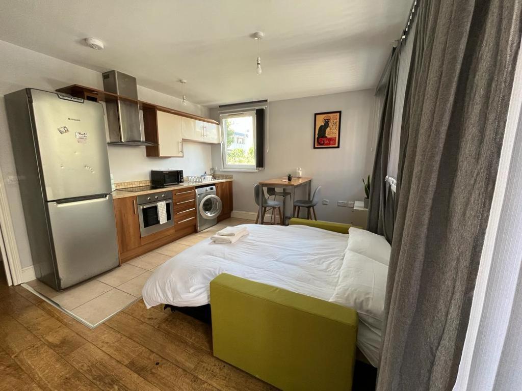 London Modern Flat Near Transports 아파트 외부 사진