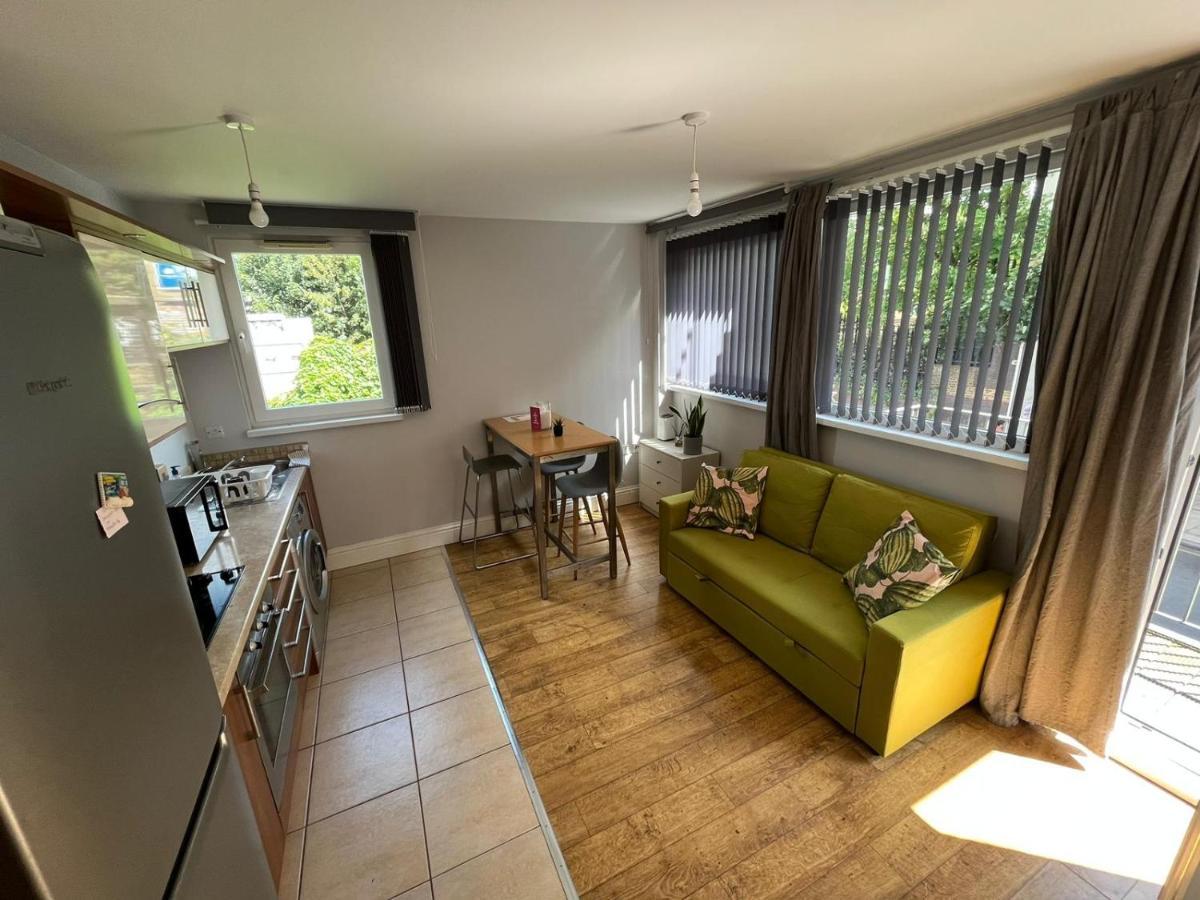 London Modern Flat Near Transports 아파트 외부 사진