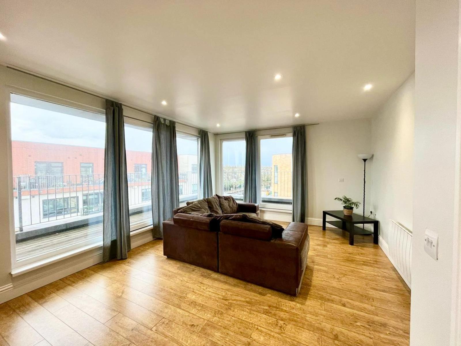 London Modern Flat Near Transports 아파트 외부 사진