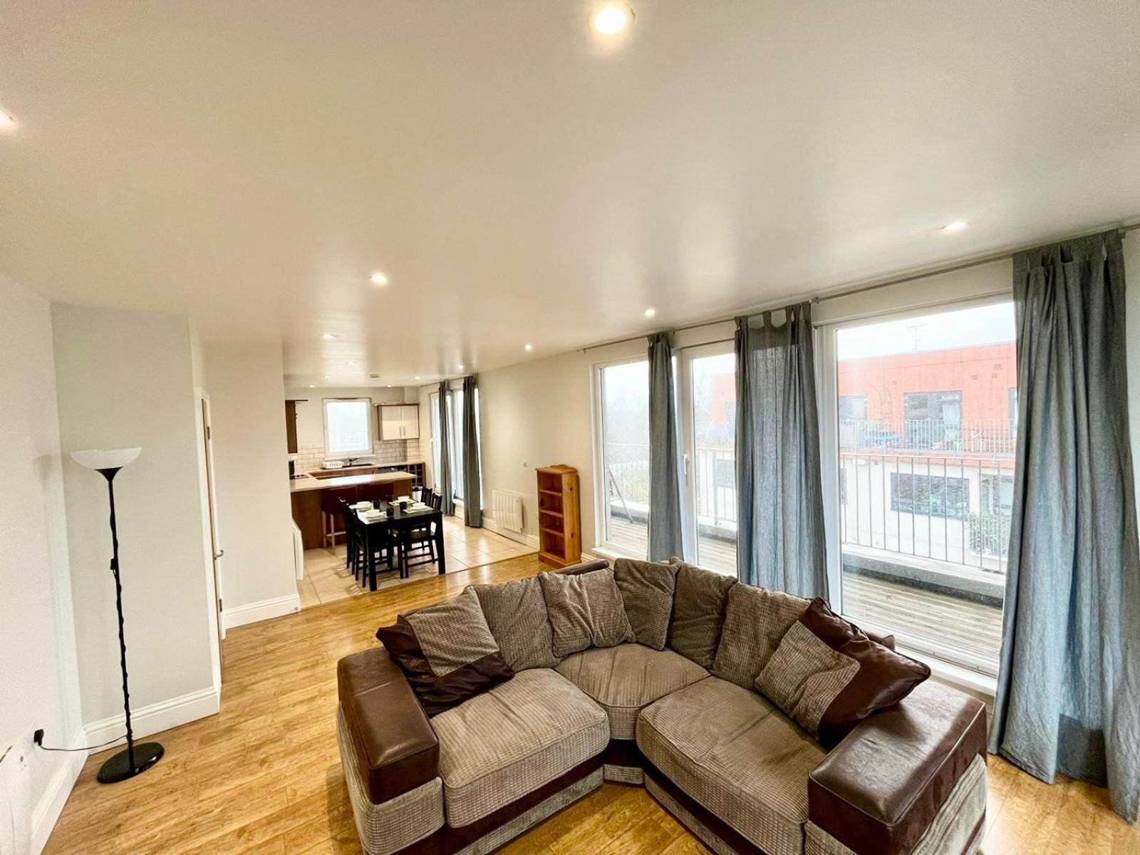 London Modern Flat Near Transports 아파트 외부 사진