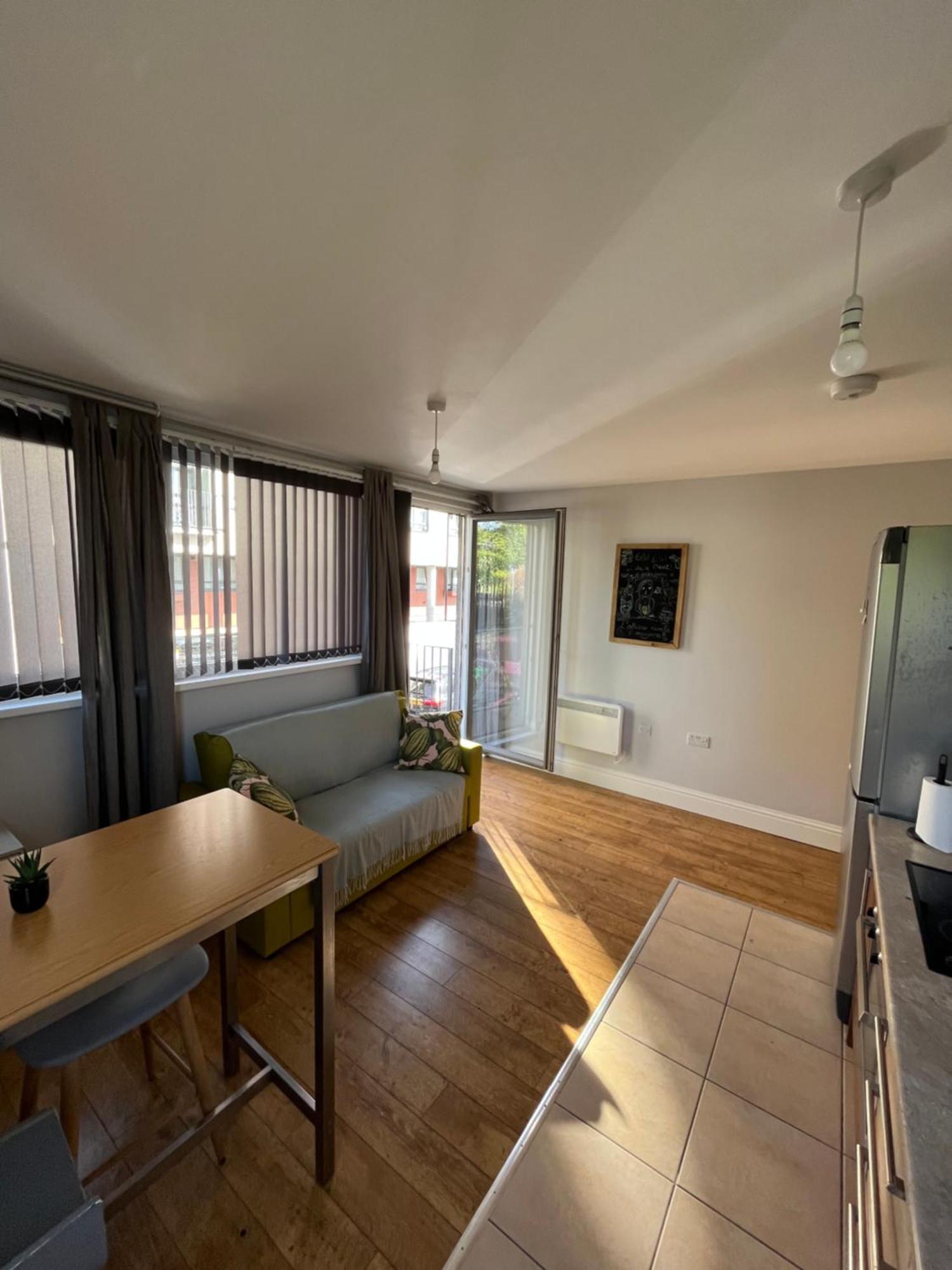 London Modern Flat Near Transports 아파트 외부 사진